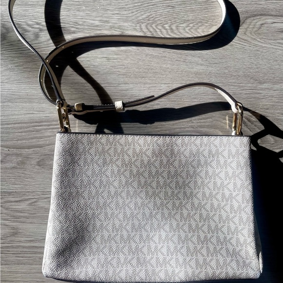 Michael Kors Gold Finish and Cream Crossbody Bag - Picture 2 of 5